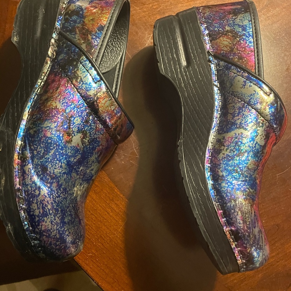 Women’s Dansko shoes size 38 (7)